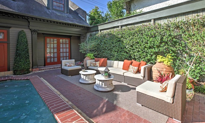 Neartown Apartamento | Dreamy Houston Boho Cottage w/ Private Pool!