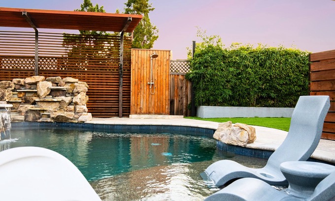 San Tomas Casa | Dreamy Luxe Pool Retreat - 3BR in Urban Campbell