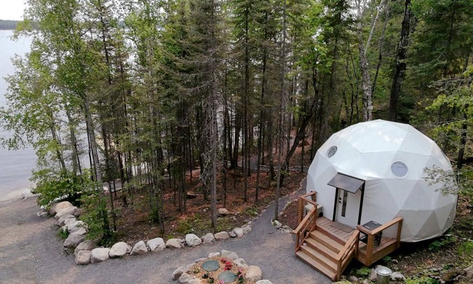 Crane Lake Cabina | Dreamy Luxury Glamping Dome with Lakefront Views near Voyageurs National Park in Crane Lake, MN