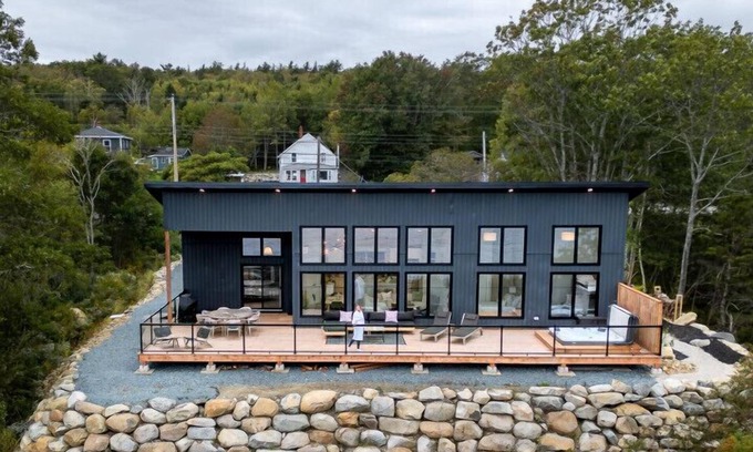 Port Mouton Casa | Dreamy Oceanfront Escape Hot tub & Sauna
