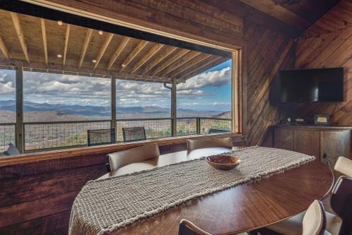 Penrose Casa | Dreamy Penrose Cabin with Panoramic Mountain Views