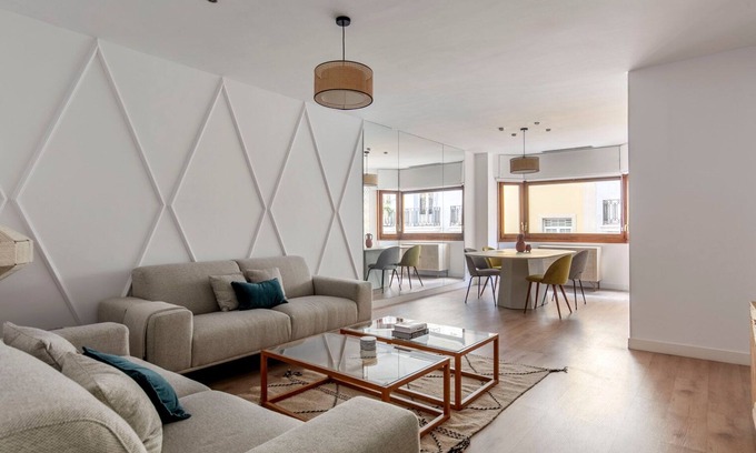 Recoletos Apartamento | Dreamy Recoletos 2BR w/ Pool & Doorman, close to Park, by Blueground