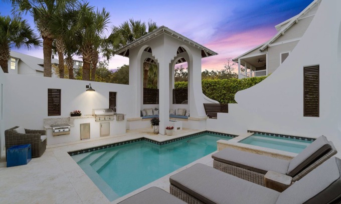 Hammocks of Seagrove Casa | Dreamy retreat—5-min to beach, private pool, LSV, & home theater | Sleeps 20!