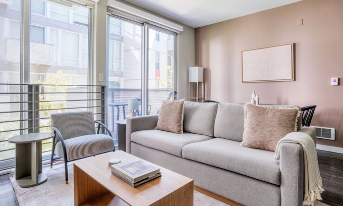 South of Market Apartamento | Dreamy SoMa 1BR w/ Gym & EV Charging Station, nr BART, by Blueground