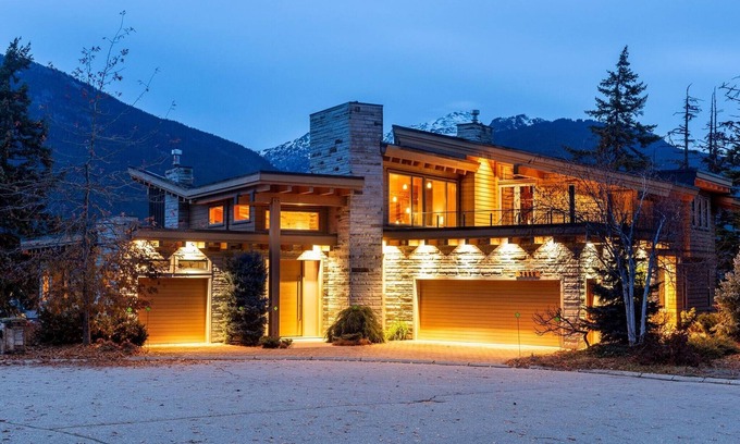 Whistler Chalet De Esquí | Dreamy Whistler Chalet with Hot Tub and Gorgeous Mountain Views