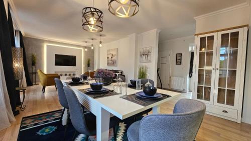 Gera Apartamento | DREAMZzz 130m2 Designerwohnung mit 2 Bädern Gera