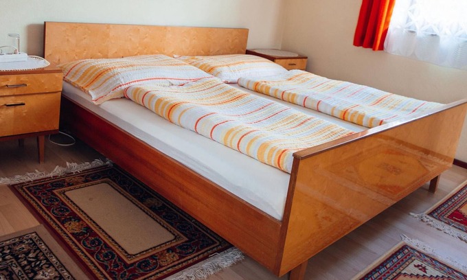 Notsch Apartamento | Dreibettzimmer, Dusche, Bergseite - Gästehaus Mikosch