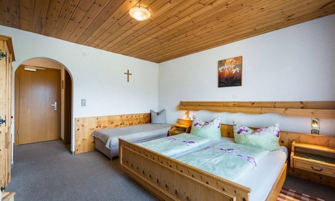 Weerberg Apartamento | Dreibettzimmer mit Balkon - Ferienpension Steiner