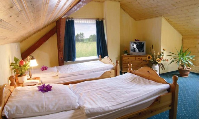 Kallinchen Apartamento | Dreibettzimmer mit Dusche und WC