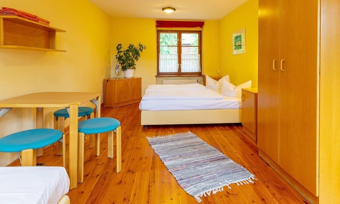 Cottbus Cabaña | Dreibettzimmer mit Etagenbad - Jugendgästehaus