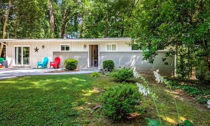 Buford Highway Casa | Drew Valley Villa