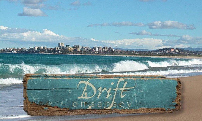 Mount Ousley Casa | Deriva - Casa artística inspirada en la playa retro