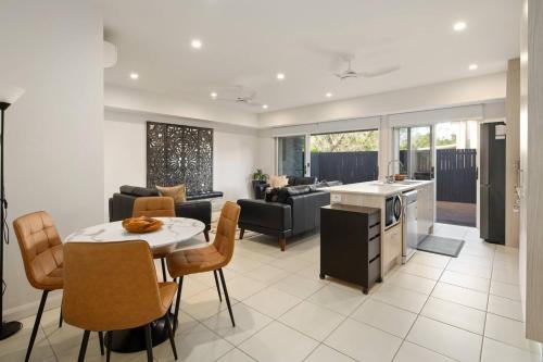Labrador Casa | Drift & Dwell - Minutes to Labrador Beach & Dining