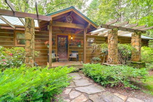 Blue Ridge Casa | Drifting Feather Mountain Cabin Waterfront Deck