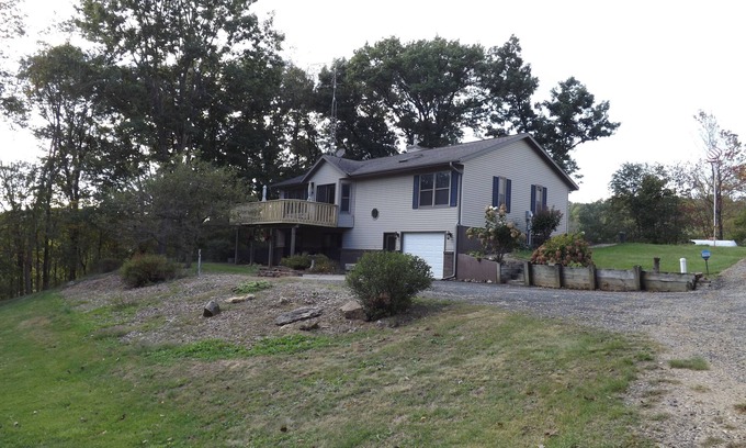 Mather Casa | Driftless Area Country House: large deck, spring fed creek, Amish area