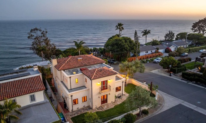 West Mesa Apartamento | Italian Oceanview Estate
