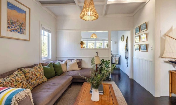 Surfdale Casa | Driftwood Cottage - Our Island