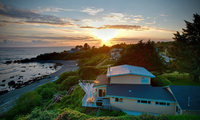 Brookings Casa | Driftwood Cottage Beach House