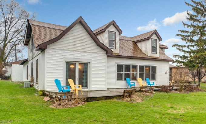 Antioch Cabaña | Driftwood, Cozy Waterfront Cottage, Separate Unit