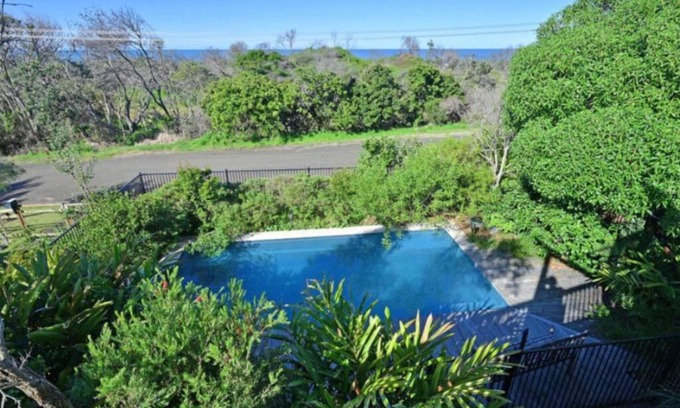 Wallabi Point Casa | Driftwood - ocean view beach house with pool