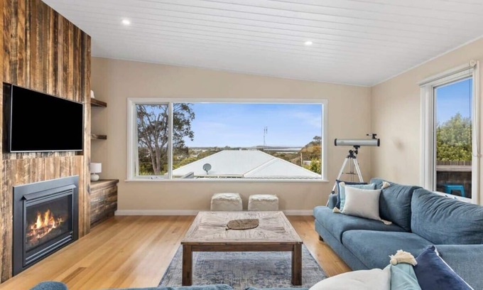 Ocean Grove Casa | Driftwood Water Views: With Fire and Pet-Friendly