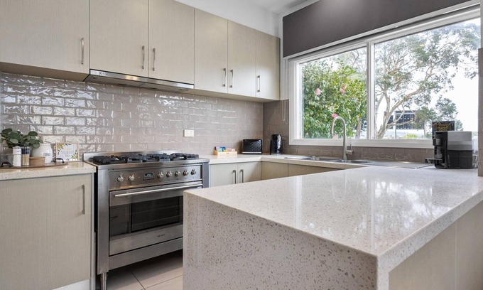 Dromana Casa | Dromana Seaside - 2 bedroom - Only 500m to the beach and shops