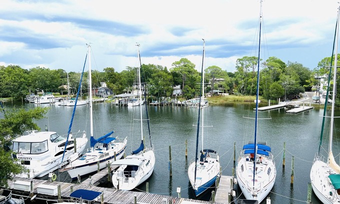Niceville Apartamento | Drop Anchor Cozy Winter Getaway