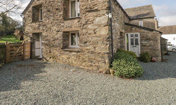 Lowick Cabaña | DRUMLINS, pet friendly, character holiday cottage in Lowick Green