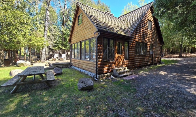 Drummond Casa | Camp McGinnis - ¡Disfruta de la hermosa vista de la bahía de Potagannissing!