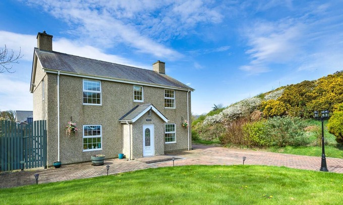 Llanengan Casa | Drws y Llan in the beautiful Pwllheli