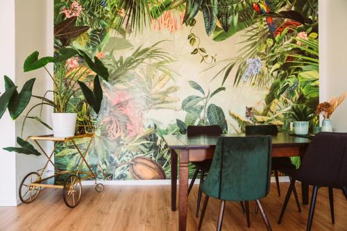 Bad Lippspringe Apartamento | Dschungel in BaLi 72qm Ferienwohnung im Zentrum