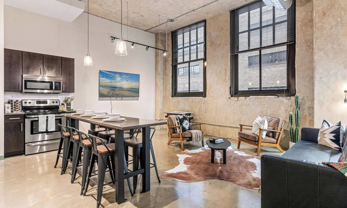 Warehouse District Apartamento | DT 2BD Steps from Target Field Gym Kitchen Laundry
