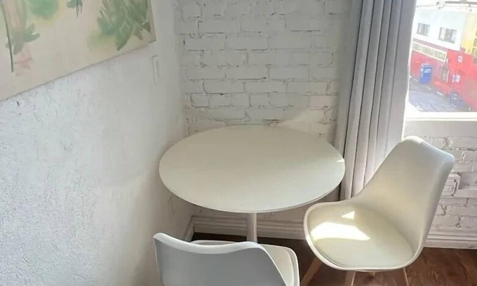 Westlake Apartamento | DTLA Escape Pad: Traveler's Oasis