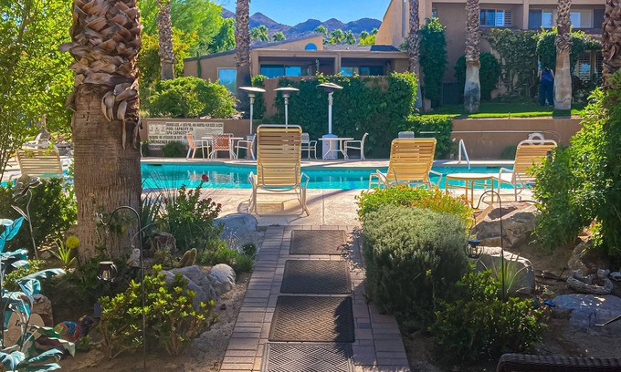 Palm Desert Condominio | Dual-Suite Villa at Ironwood Country Club | Shared Pool & Hot Tub