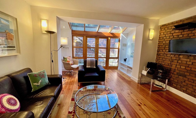 Ballsbridge Casa | DUBLIN 4 - CHIC TOWNHOUSE - BESIDE HERBERT PARK - RESTAURANTS - CORPORATE STAYS