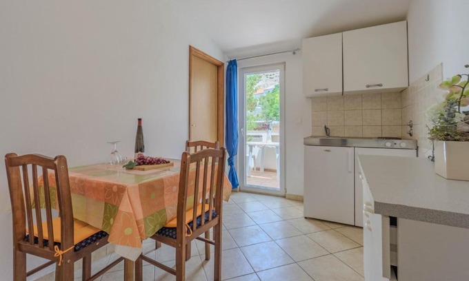 Metajna Apartamento | Dubravko