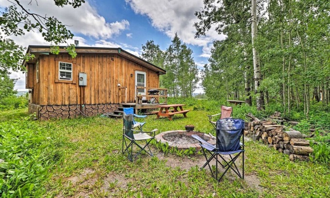 Babb Cabina | Duck Lake Cabin Rental Near GNP