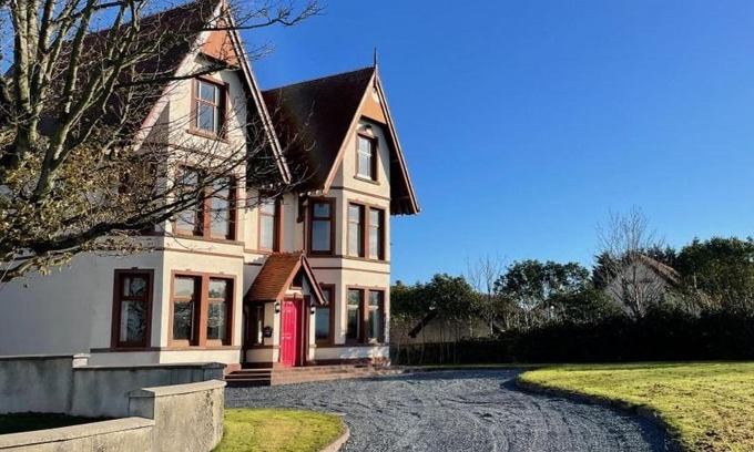 Portaferry Villa | Duff House Portaferry - Hot Tub - Disco Cinema Room