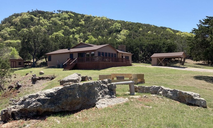 Buffalo Gap Casa | Dug Out Hideaway