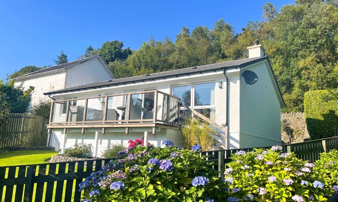 Strone Cabaña | Dunbheag Cottage - waterfront, seaviews, sleeps 4 guests