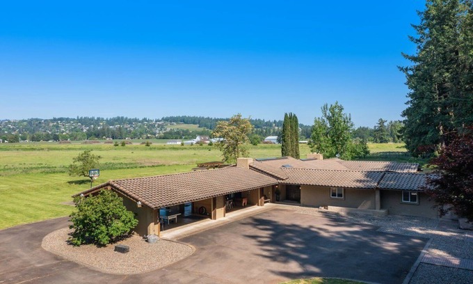 Dundee Casa | Dundee Landing: A Luxurious One Level Chateau in Wine Country