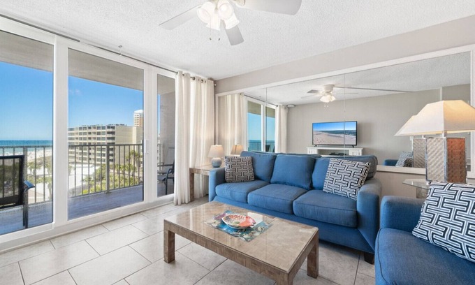 Thomas Drive Apartamento | Beachfront-Pet Friendly-Pool/Tennis/Pickleball Court-Tiki Bar-C504