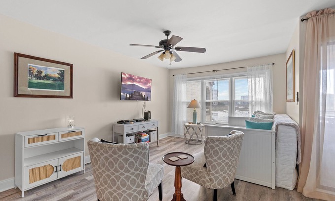 The Dunes Condominio | Dunes Pointe 21F-Shore Drive-Pool & Hot Tub