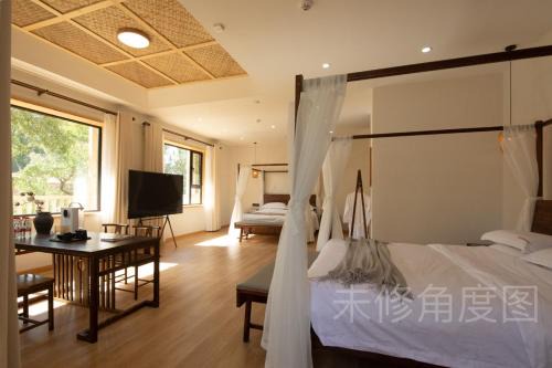 Mingsha Mountain and Crescent Spring Casa | DunHuang Sky Luna Inn