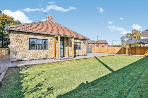 Coxhoe Casa | Dunromin Cottage, Hot Tub & Garden