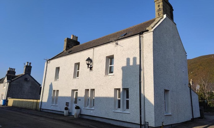 Helmsdale Casa | Dunvegan House
