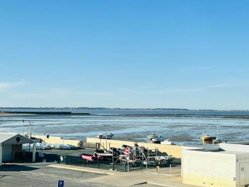 Port District Apartamento | Duplex 4 pièces, balcon, 6 pers, Châtelaillon-Plage, Wi-Fi - FR-1-535-38
