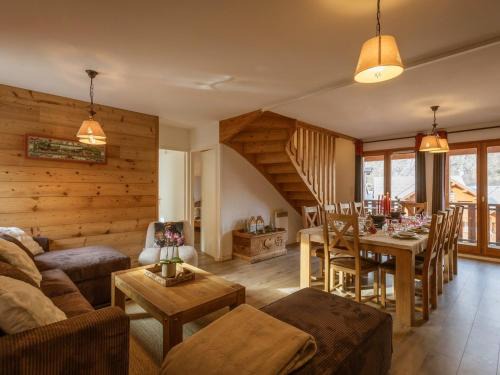 Valloire Apartamento | Duplex 5 pièces, 10 pers, balcon, près télécabine, animaux admis, parking dispo, Valloire - FR-1-263-210
