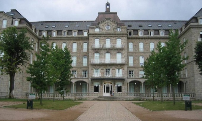 Mondariz-Balneario Apartamento | Apartamento dúplex Residencial Gran Hotel
