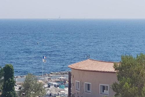 Boulouris-sur-Mer Apartamento | Duplex apartment with beautiful sea view